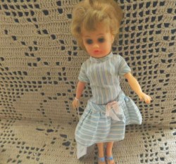 10'' 50S FASHION DOLL , HEELS, EARRINGS, SWIVEL WAIST CIRCLE P
